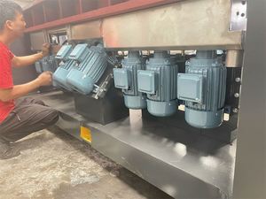 Machine à bord droit en verre vertical automatique certifiée CE 11 moteur 380V 24.5kW 3-25mm épaisseur de verre polissage de bord en verre - Product Image 3