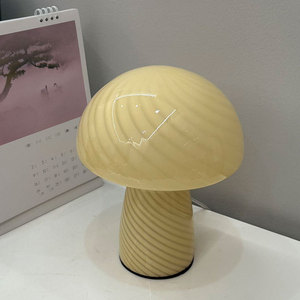 E-shuo Lampe de table en verre bonbon alpin moderne et créative avec batterie pour la décoration de la maison - Product Image 5