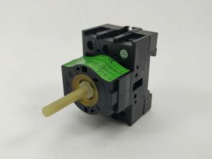 Interruptor Seccionador de Carga Industrial |   2 Polos |   50 Hz |   Material ABS |   <span class=keywords><strong>P1</strong></span>-<span class=keywords><strong>32</strong></span>/12/SVB/HI11 |   Pedido mínimo de 500 unidades |   OEM |   Envío Rápido - Product Image 3