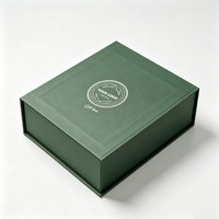 Boîte cadeau de luxe personnalisée en gros avec fermetures de haute qualité, emballage à l'encre de soja pour vêtements, chaussures et cosmétiques