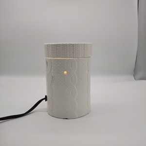 Chauffe-cire électrique en céramique Elong Wholesale, brûleur <span class=keywords><strong>de</strong></span> bougies sans flamme, diffuseur d'huiles parfumées et d'encens avec veilleuse - Product Image 1