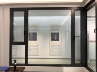 Ventana Abatible de Aluminio con Rotura de Puente Térmico de Alta Calidad y Ahorro Energético, Doble Acristalamiento Low-E, Marco Negro, Aislamiento Acústico