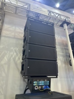 Sistema de Audio Line Array CVR W-153 de Tres Vías y Doble 15'' con 4 Canales y Conectividad XLR, Resistente al Agua para Escenarios y Eventos al Aire Libre