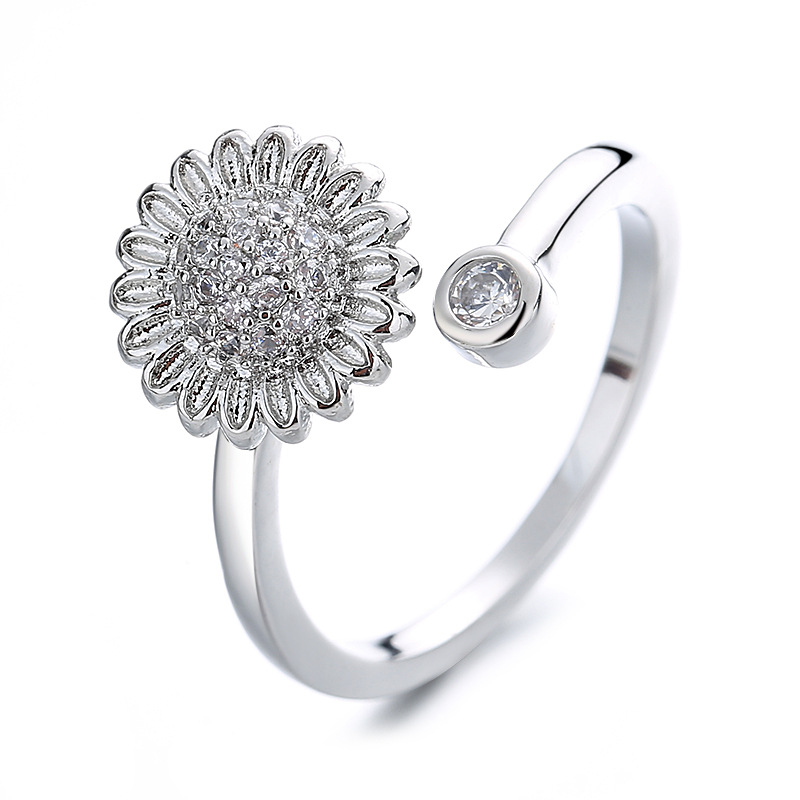 Silver daisy