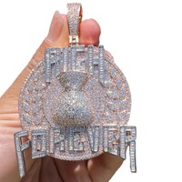 Collier Hip Hop pour Homme en Laiton avec Pendentif Lettre 'Rich Forever' et Breloque Sac d'Argent, entièrement serti de Zircone Cubique Micro-Pavée, Bijoux Fins
