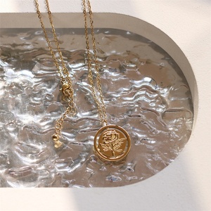 จี้สร้อยคอทรงกลมสแตนเลสสตีลวินเทจ ชุบทองรูปดอกกุหลาบ - Product Image 4
