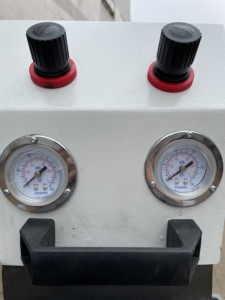 Macchina di perforazione di vetro verticale CNC a doppia testa trapano automatico macchina per la lavorazione del vetro di controllo PLC - Product Image 4