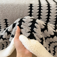 Plaid en polaire jacquard sur mesure, double face, réversible, tufté, en peluche, à rayures modernes, pour canapé et lit