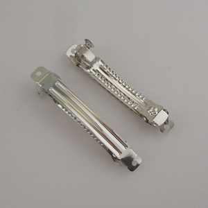 8.0cm 3.15 Pouces Argent Fleur En Relief En Métal Français <span class=keywords><strong>Cheveux</strong></span> Barrettes Clips avec trois verrouillé pour La Main Femmes Bijoux De <span class=keywords><strong>Cheveux</strong></span> - Product Image 1