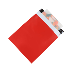Sac d'expédition en plastique rouge personnalisé avec logo imprimé, épais et résistant, pour vêtements, avec bande de scellage solide - Product Image 3