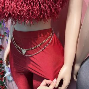 Completo Sexy da Donna in Due Pezzi: Top Halter in Pelliccia Sintetica con Schiena Scoperta e Pantaloni Aderenti in Seta, Abbigliamento da Club Notturno - Product Image 3