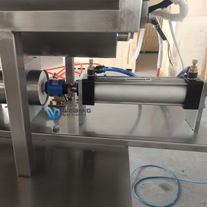 Machine d'emballage de liquides et de sauces à pompe à piston contrôlée par PLC, modèle WB-300J, directement de l'usine, pour l'emballage de sauce <span class=keywords><strong>Thousand</strong></span> Island - Product Image 3