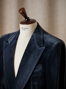 <span class=keywords><strong>Costume</strong></span> <span class=keywords><strong>homme</strong></span> <span class=keywords><strong>en</strong></span> velours marine à simple boutonnage, coupe ajustée, col cranté, imprimé par transfert thermique, idéal pour le quotidien et les affaires. - Product Image 3
