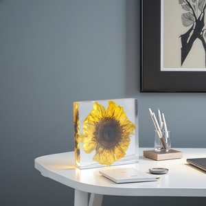 Factory Custom Resin Sunflower Paperweight with Real Flower Decorative Desk Paperweight for Souvenir <b>Gift</b> Promotion - Product Image 4