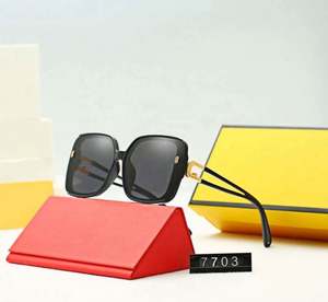 Lunettes de soleil <span class=keywords><strong>tendance</strong></span> de luxe vintage pour femmes <span class=keywords><strong>2022</strong></span> 7703 Nouvelle mode Style INS Polarisées Gris Violet Métal Vente en gros Gafas De Sol - Product Image 2