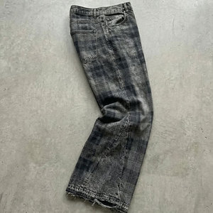 Jeans évasés rétro amples en denim délavé à l'acide, avec imprimé lettres, bords bruts, patchwork et effet vieilli, respirants, personnalisés OEM pour hommes - Product Image 3