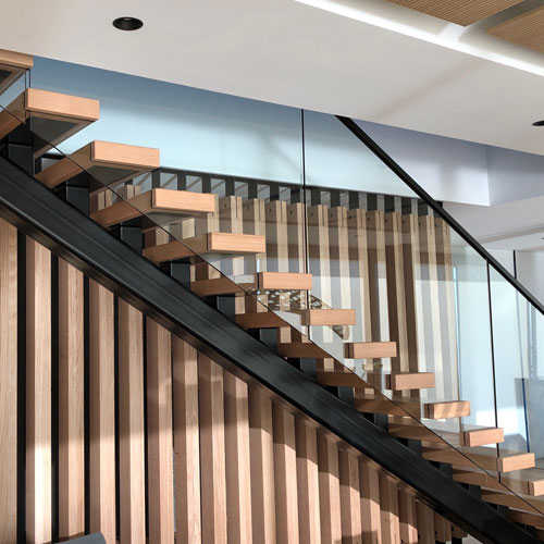 Attractive Design Interior Mono Stringer Oak Wood Step with Led Lights Floating Straight Stairs with Glass Railing From Foshan