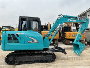 Mini-excavatrice sur chenilles Kobelco SK60 de 6 tonnes, 100 % fabriquée au Japon, avec moteur, haute puissance de terrassement, d'occasion, bien entretenue, 2021 - Product Image 2