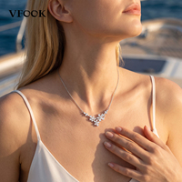 Collier pendentif VFOOK en argent sterling 925 avec grappe de fleurs en moissanite en forme de V, idéal pour mariages et occasions spéciales