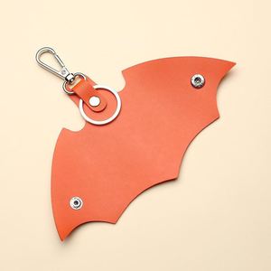 Étui de protection pour clé de voiture en forme de chauve-souris, étanche, léger, anti-perte, avec pendentif porte-clés - Product Image 1
