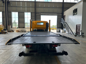 Camion de dépannage à plateau plat HOWO 4x2, véhicule de récupération robuste avec treuil pour service routier d'urgence et assistance en cas de panne - Product Image 6