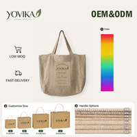 Sac fourre-tout léger en toile de jute avec poignée en corde, broderie ton sur ton, fond profond à soufflet, longue sangle, réutilisable