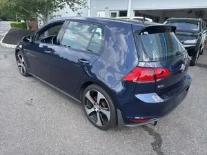 Volkswagen Golf GTI 2016 T SE 4-Door 2.0 d'occasion - Product Image 3