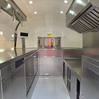 Remorque de Food Truck BBQ avec Capot de Fumoir en Acier Inoxydable et Grand Comptoir de Préparation pour Fêtes en Jardin et Mariages en Extérieur