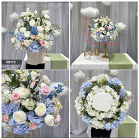 Boule de fleurs artificielle décorative de 80 cm, composée de roses en soie blanches, d'hortensias et de verdure, pour centre de table