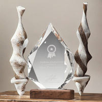 Petit pont personnalisable en gros Trophée de cristal en forme de diamant de qualité supérieure Nouveau cadeau d'entreprise pour les entreprises Autre artisanat de cristal