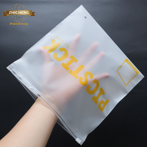 ถุงซิปล็อคพลาสติกแบบด้านพิมพ์โลโก้ตามสั่ง สำหรับเสื้อยืด ถุงเท้า รองเท้า  แบบซิปเลื่อน - Product Image 3
