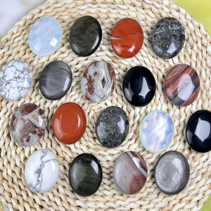 Groothandel Hoge Kwaliteit Healing Crystal Stone Palm Stone Gepolijste Ovale Vorm Zorgstenen Tumble voor Meditatie Ontspanning - Product Image 5