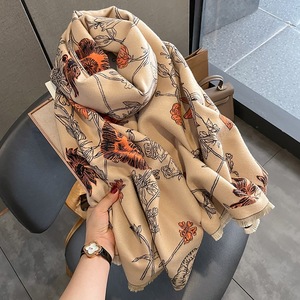 Nouvelle Écharpe Longue en Coton Effet Cachemire Camélia Haut de Gamme Automne/Hiver, Cape Chaude pour Bureau et Climatisation, Cache-Cou Chaud pour Femme - Product Image 4