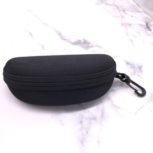 Estuche para gafas de sol Xinpeng EVA 071, pequeño y portátil, con cremallera y gancho de mosquetón para viajes y uso al aire libre. - Product Image 2