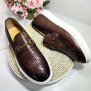 Ultimo Design confortevole Slip On scarpe da sposa classiche scarpe mocassino Casual moda all'ingrosso per uomo