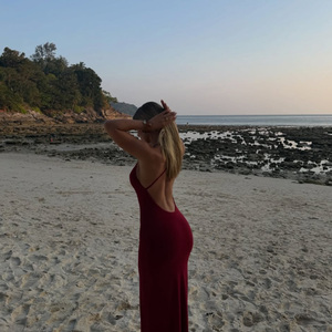 Vestido Sexy de Verano para Mujer, Color Rojo Vino Oscuro, con Tirantes Ajustables, Personalizado con Logotipo, en Algodón y Elastano, sin Mangas - Product Image 4