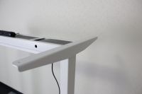 Cadre de bureau électrique moderne Richmat 120 kg à double moteur réglable en hauteur avec gestion des câbles