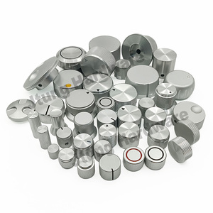 Bouton de commande à molette en aluminium massif argenté, moleté, pour potentiomètre encodeur à axe rond à cannelures - Product Image 1