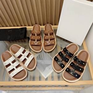 Zapatillas de lujo famosas de diseñador, <span class=keywords><strong>sandalias</strong></span> de <span class=keywords><strong>plataforma</strong></span> de cuero estilo remache romano, zapatillas deportivas informales de verano, zapatillas deslizantes para hombres y mujeres - Product Image 2