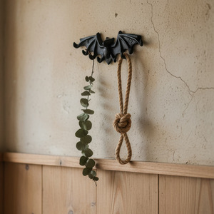 <span class=keywords><strong>Gancho</strong></span> de Pared con Forma de Murciélago - <span class=keywords><strong>Gancho</strong></span> de Hierro Fundido Vintage para Abrigos, Decoración para Entrada, Guardarropa y Bar Temático, Organizador para Colgar en la Pared - Product Image 3