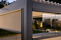 Pergola motorisée autoportante RKOVE RK-C3 5x8m en aluminium avec persiennes réglables, revêtement poudré, 3 écrans ZIP et panneaux en verre pour