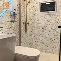 Maison conteneur extensible de luxe moderne en verre de 10 pieds avec rideaux intelligents et cuisine interactive ouverte pour salon et chambre