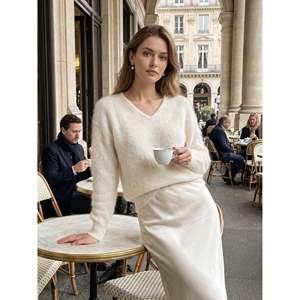 Pull décontracté à col en V gris ciel pour femmes - Product Image 6