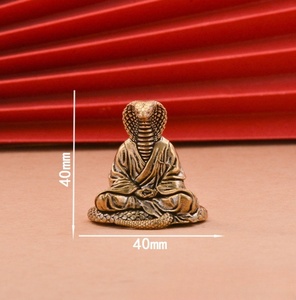 Statue de Dieu Serpent en Laiton Antique Méditant Sculpture Décorative en Laiton de Style Vintage Oeuvre Artisanale - Product Image 6