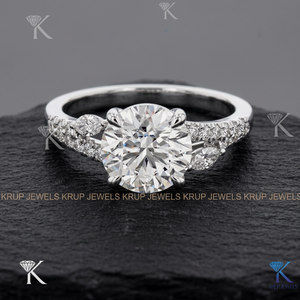 แหวนเพชรแล็บโกรว์ทรงเอเมอรัลด์ 2.00 กะรัต ดีไซน์เกลียวแบบเถาวัลย์ ทองคำแท้ 14K 18K หรูหรา สำหรับทั้งชายและหญิง เหมาะเป็นของขวัญสำหรับงานปาร์ตี้ - Product Image 3
