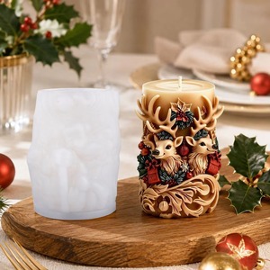 Moule en silicone 3D en relief en forme de renne pour bougies, résine et savon, idéal pour la décoration de Noël et les accessoires de fêtes - Product Image 1