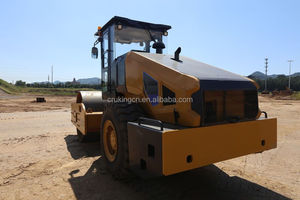 Reliable Single Drum Vibratory Roller 520f Compactor with High Performance 129kw Powerful Engine for Sale - Product Image 2