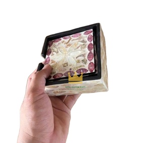 Posavasos y Alfombrillas Cuadradas Modernas de Ratán Ecológico Colorido para Tazas de Té y Café - Product Image 1