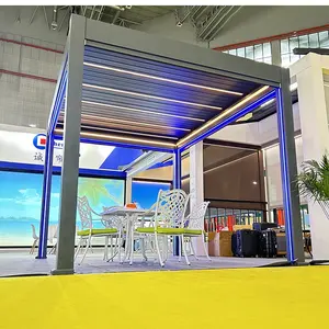 Patio Pergola im europäischen Stil Wasserdichter motorisierter Pavillon mit Jalousien und Lichtern Aluminium-Pergola mit verstellbaren Luft schlitzen