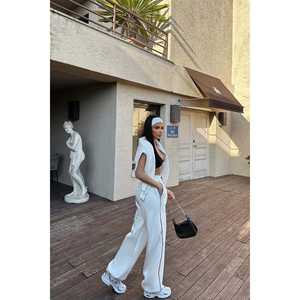 Pantalones Deportivos Blancos Básicos para Mujer - Product Image 3